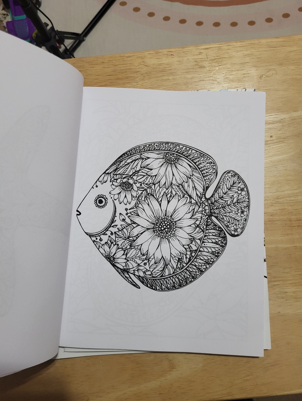 Adult Stress Relieving Coloring Book with Colored Pencils - Picture 8 of 9
